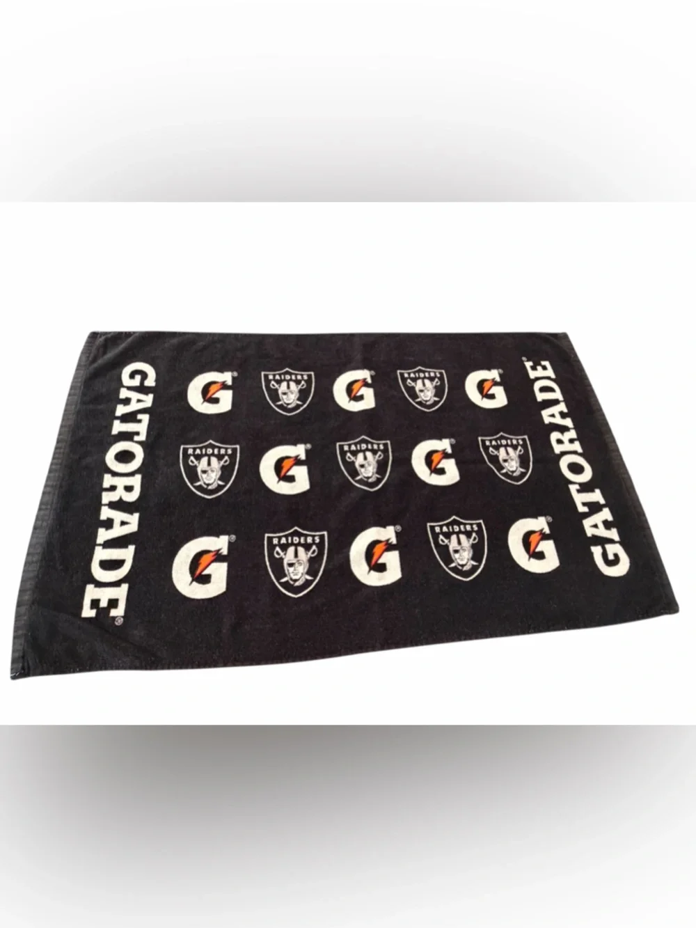 Gatorade Las Vegas Raiders Football NFL Pro Team Bi-Color Towel 22